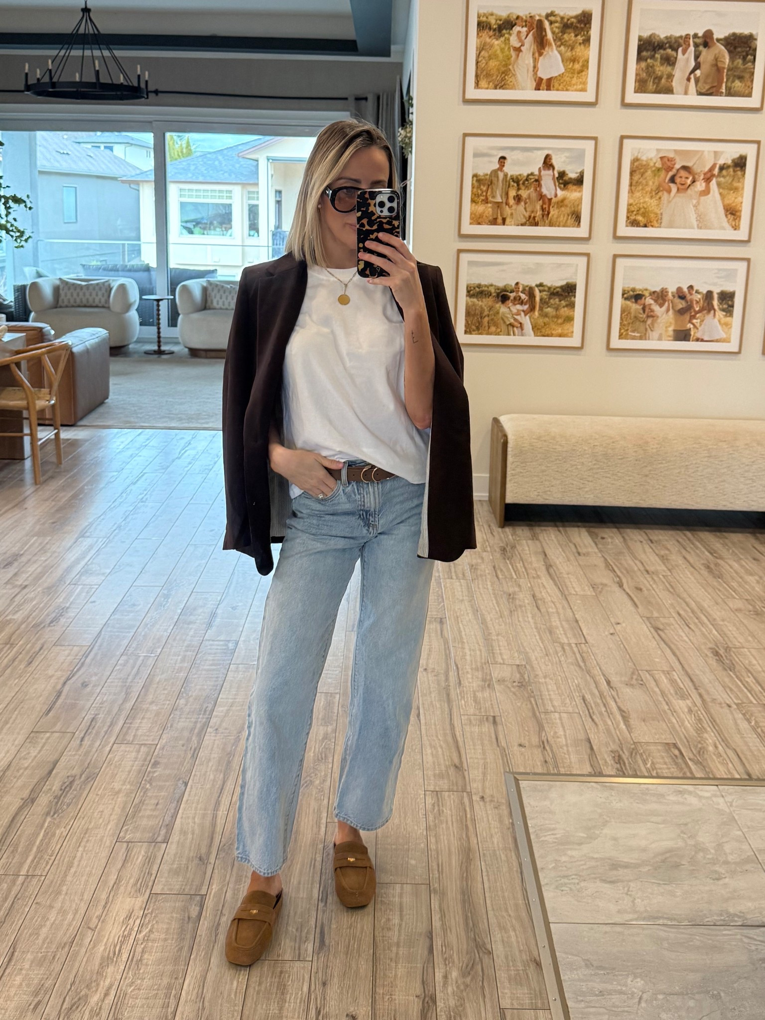 Love this outfit which is casual + but still chic

Jeans are a 25 