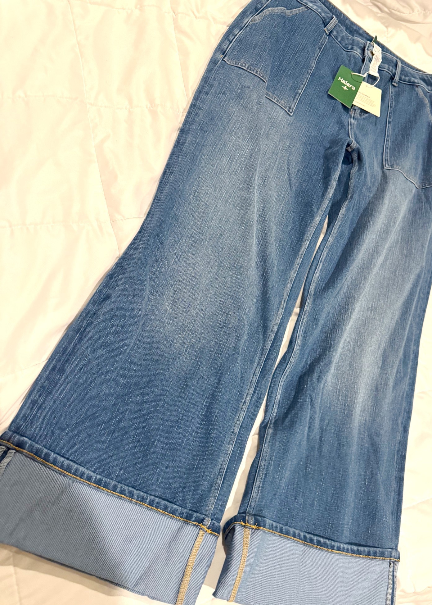 Effortless chic today ✨👖 Perfect Christmas present 🎁 

#LTKootd #LTKGiftGuide #LTKCyberWeek