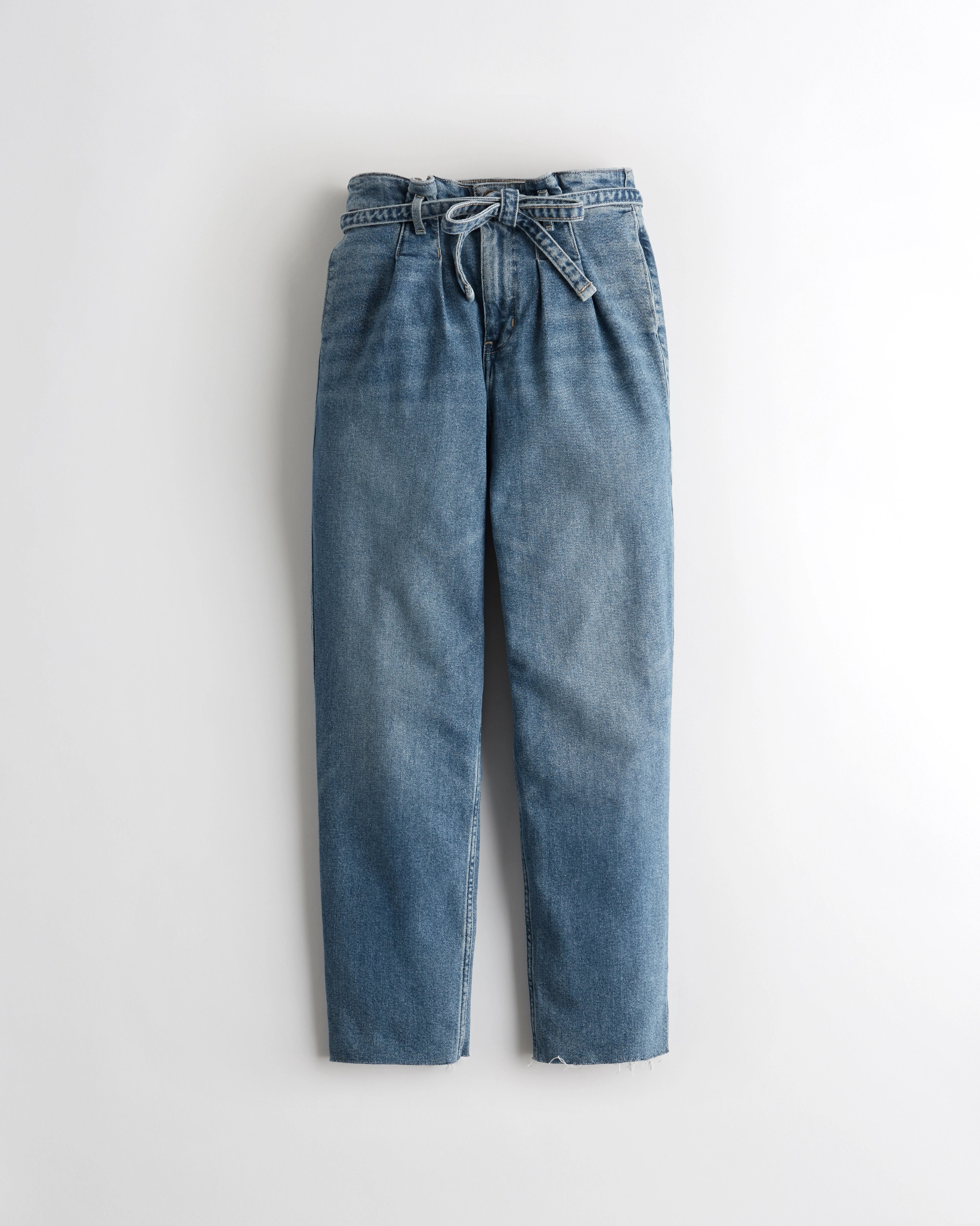 Girls Curvy Ultra High-Rise Paper-Bag Mom Jeans | Girls Bottoms | HollisterCo.com | Hollister (US)