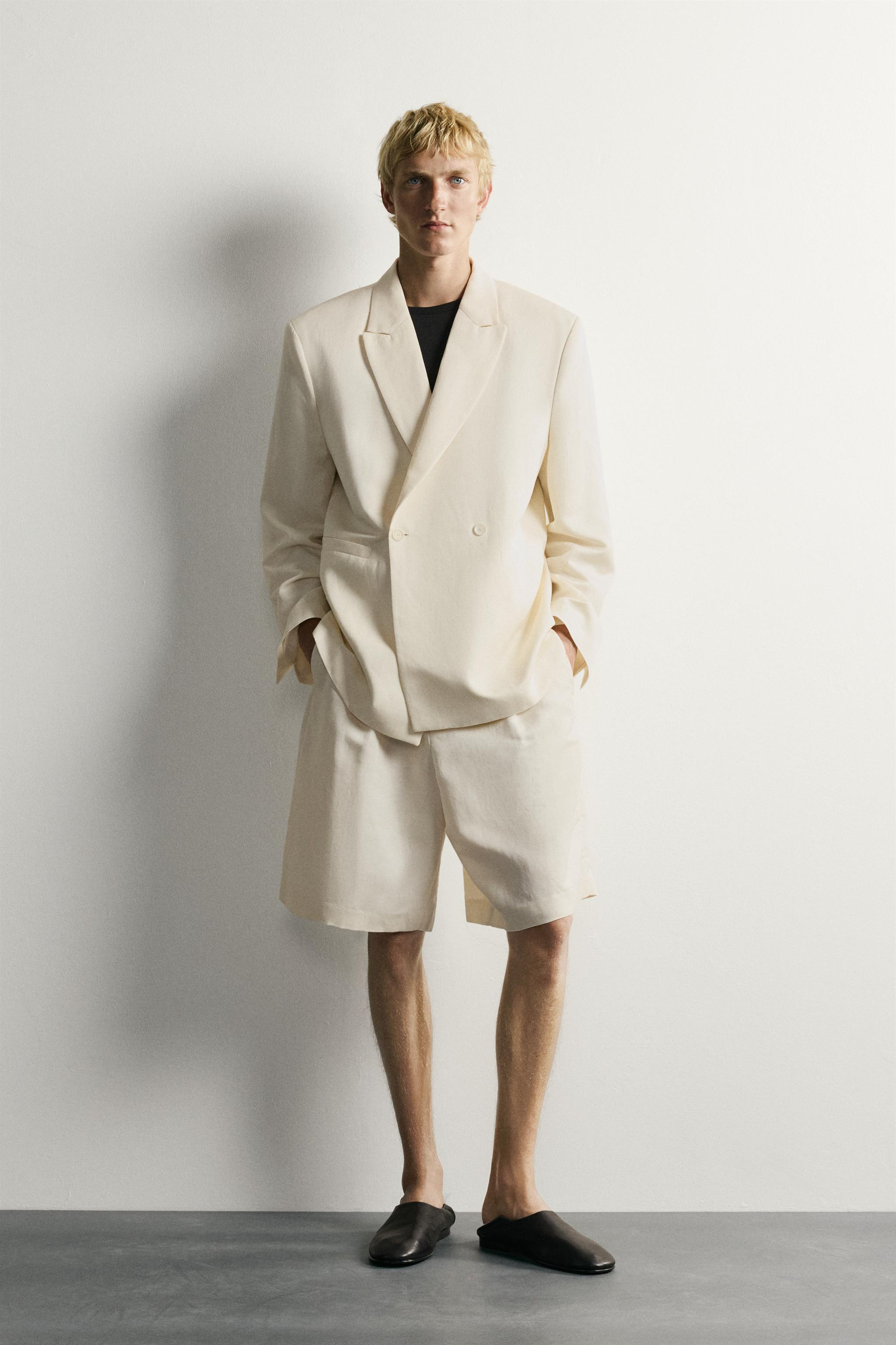 Gr\u00f6\u00dfe des Models: 189 cmRelaxed-Fit-Blazer aus einem Viskose-Leinen-Mischgewebe (au\u00... | Zara US