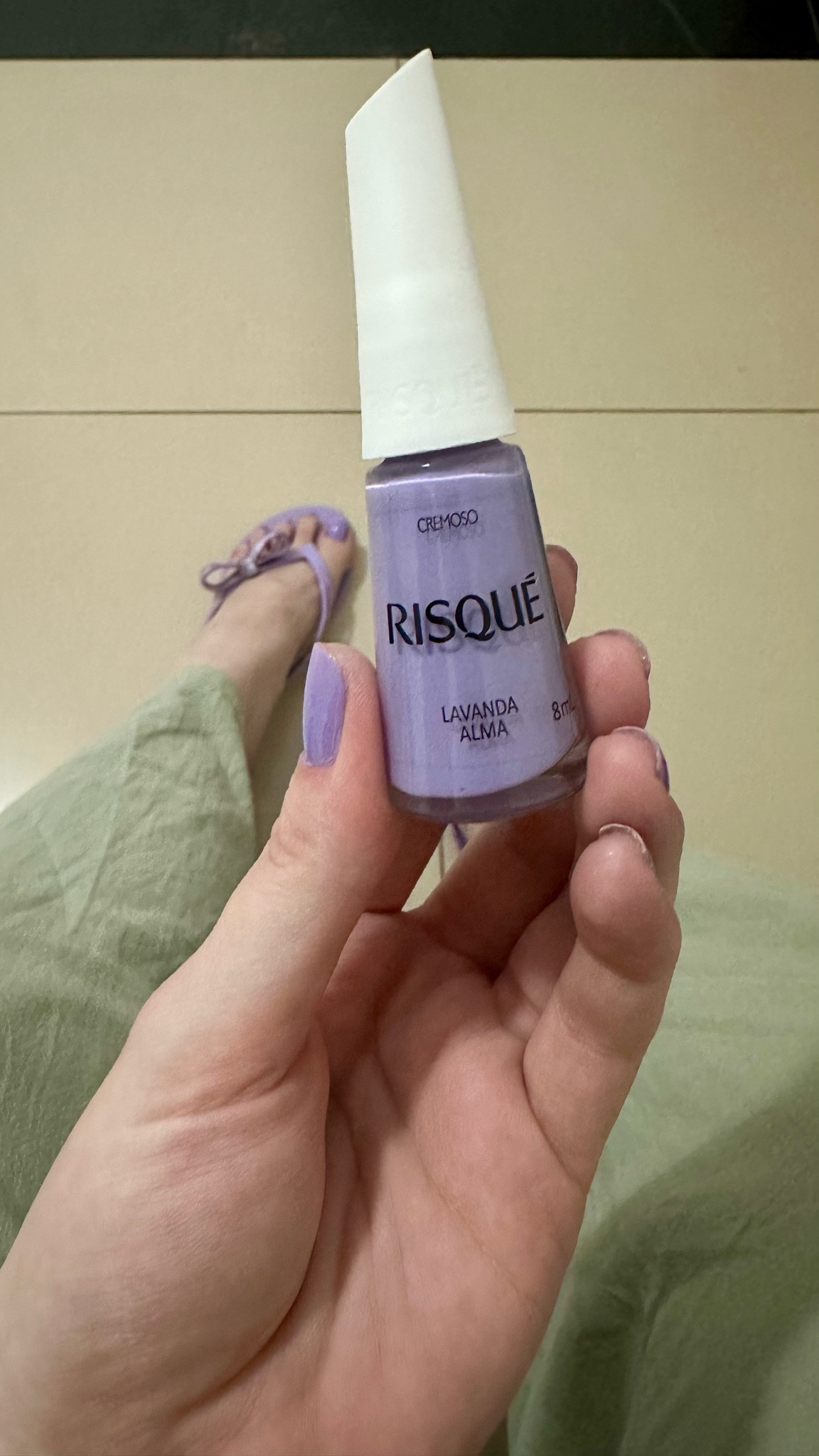 Que lavanda/lilás é uma das minhas cores favoritas, no é novidade né?  Mas aqui em casa temos um novo vício: o esmalte lavanda alma da Risqué 💜✨

#lavanda #lavender #risqué #unhas #nails #esmalte #lilás 

#LTKbeauty #LTKbrasil