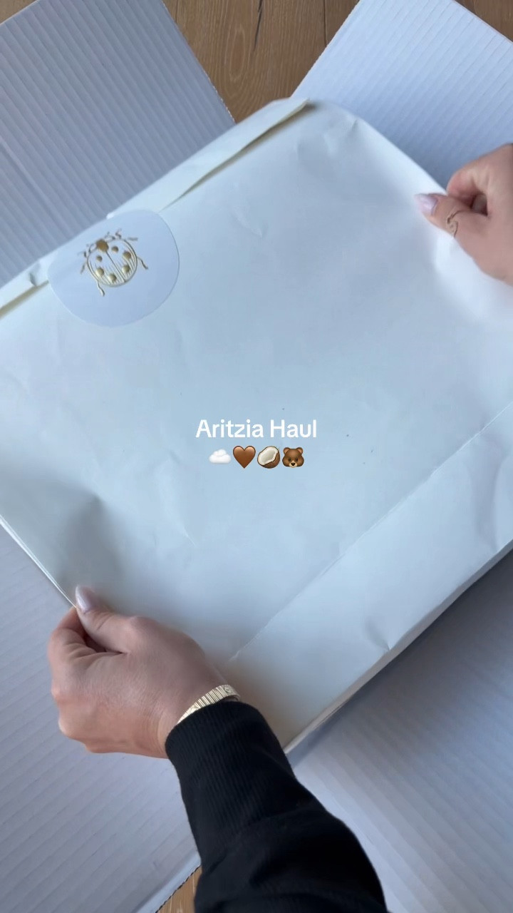 Aritzia Haul 🤎 I’ll have what I ores on my LTK & will post a try on soon!!! 

#LTKU #LTKgrwm #LTKootd