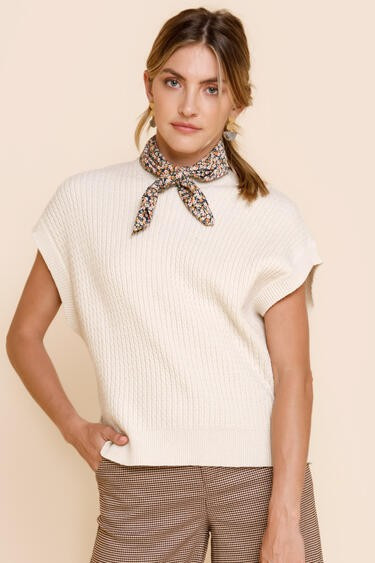 Adeline Crew Neck Poncho | Francesca’s Collections