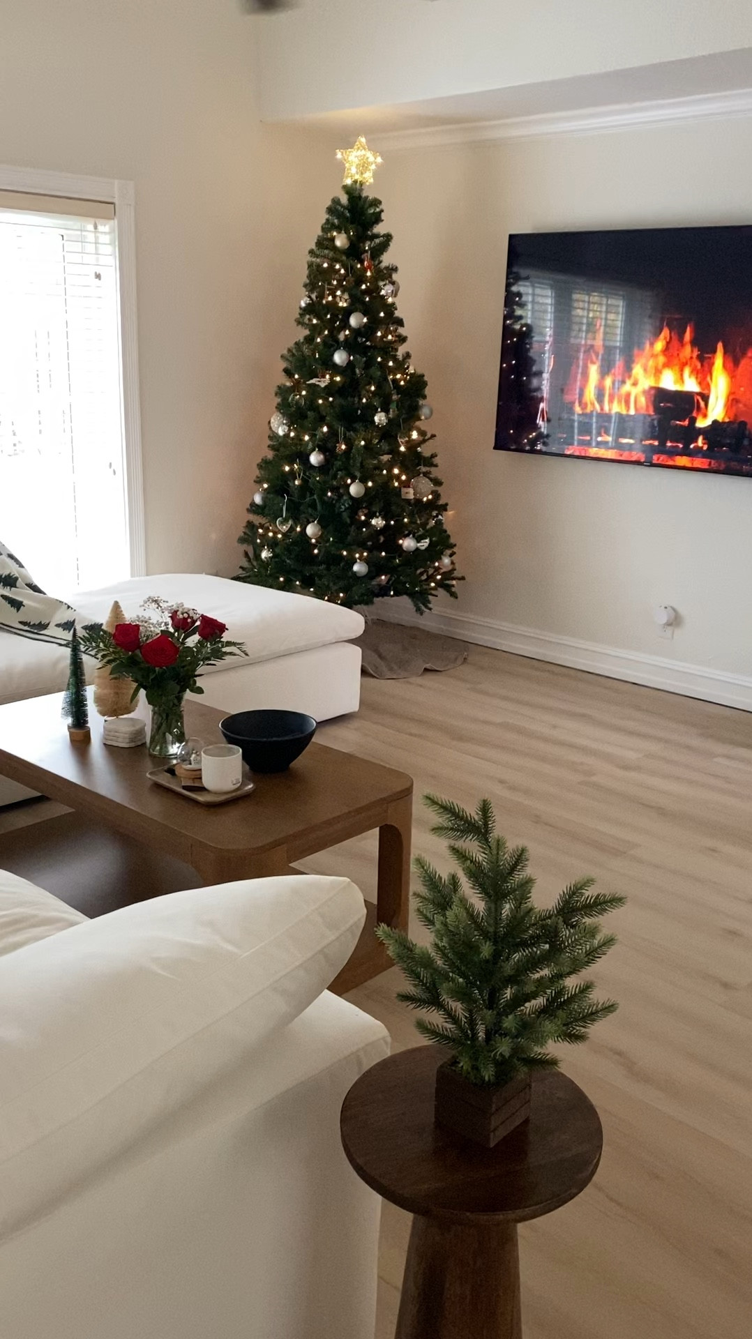 Cozy living room, Christmas decor, home design, coffee table, wood table 

#LTKHome #LTKSeasonal #LTKHoliday