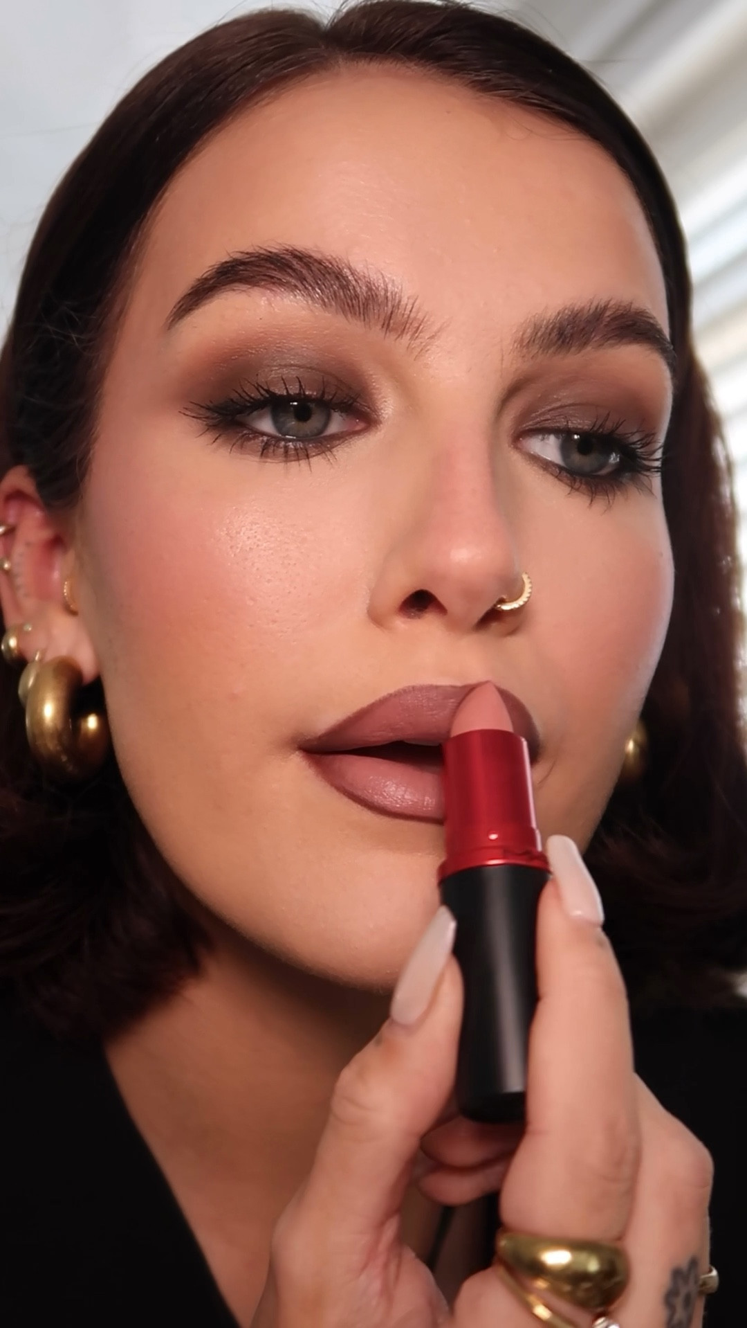 a one min smokey eye 