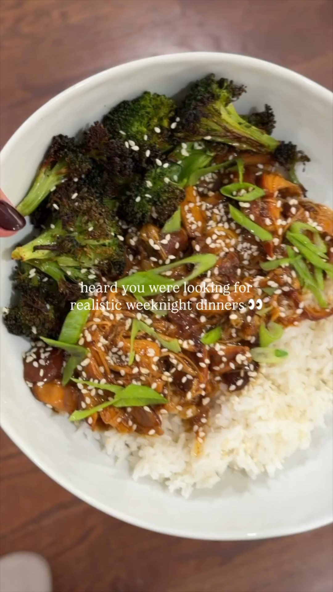 it’s monday so of course we’re having a crockpot meal for dinner 🤪 this one is so easy and sooo good! sharing the recipe below 👇🏻 

Ingredients:
* 1.5 lbs boneless, skinless chicken thighs or breasts (I prefer thighs for this!)
* 1/2 cup coconut aminos
* 1/4 cup hoisin sauce
* 1/3 cup honey
* 4 tbsp butter, melted
* 4 garlic cloves, minced
* Salt, to taste
* 4 tsp white pepper (black pepper works too)
* 2 tsp arrowroot flour (or cornstarch)
* 3 tsp water
* Sesame seeds, for garnish
* Green onion, sliced, for garnish
Instructions:
1. In a large bowl, combine melted butter, coconut aminos, hoisin sauce, honey, minced garlic, and 2 tsp white pepper. Mix well and set aside.
2. Add the chicken thighs to the crockpot. Season with salt and the remaining white pepper, then pour the sauce mixture over the chicken. Flip the chicken to coat it evenly.
3. Cook on HIGH for 4 hours or LOW for 8 hours.
4. In the last 15 minutes of cooking, whisk together the arrowroot flour and water, then stir it into the sauce to thicken. Cover and let cook for the remaining 15 minutes.
5. Once cooked, shred the chicken directly in the crockpot and mix it into the sauce.
6. Serve warm over rice with a veggie of choice (we love roasted broccoli with this!) and garnish with sesame seeds and sliced green onion.