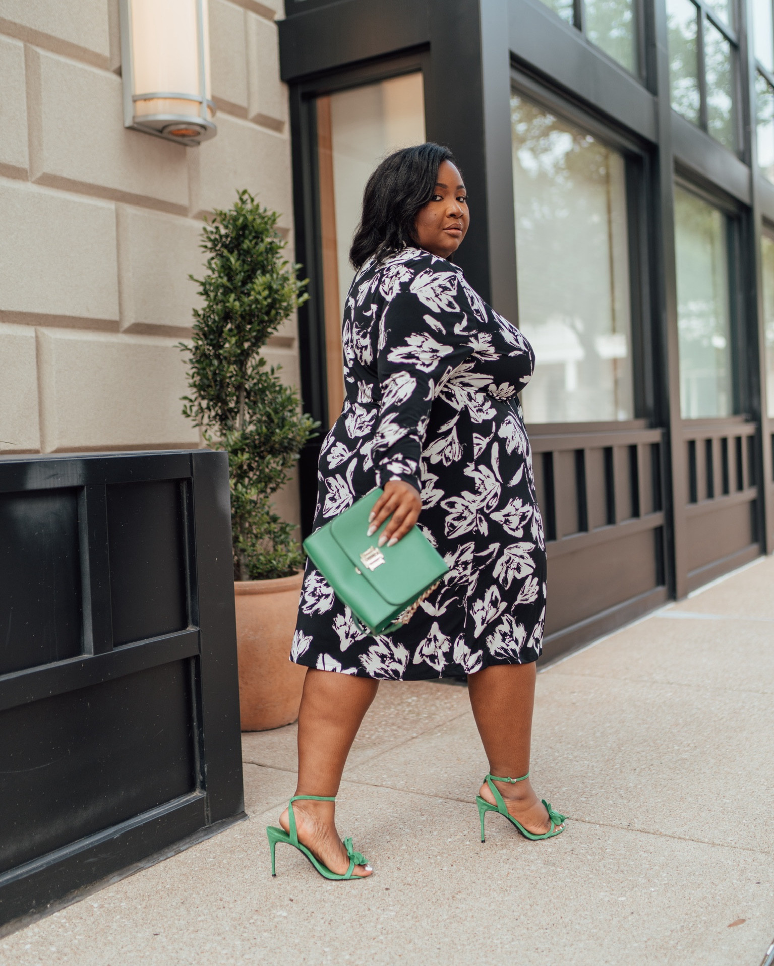 Plus size corporate baddie outfit idea.

Plus size style. Plus size fashion. Corporate style. Professional style. Spring style. Pop of color. 

#LTKWorkwear #LTKStyleTip #LTKPlusSize