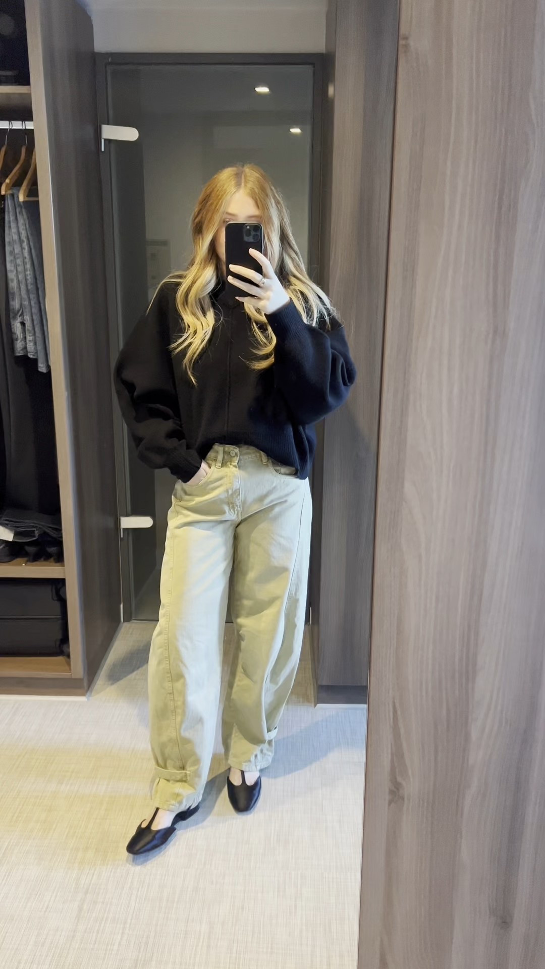 OOTD with my new fave obsession pants.

Pants & shoes: Zara 

#LTKstyletip #LTKbag #LTKmodest