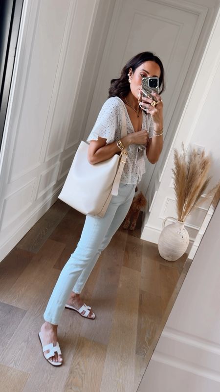 Obsessed with this ivory tote, looks similar to the Row but without the $$! Use CODE: LTK20 to get 20% off your entire purchase! 🤍

#LTKSaleAlert #LTKxMadewell #LTKVideo