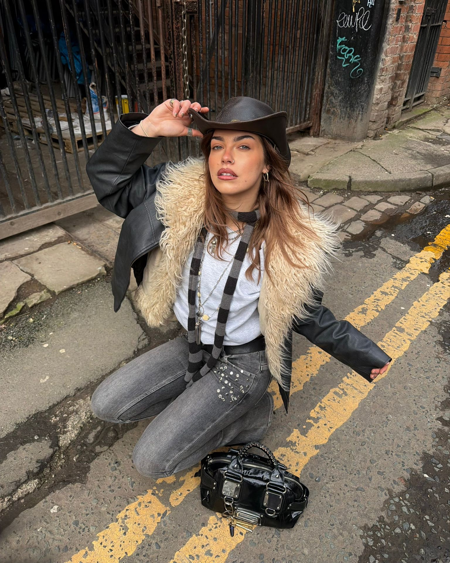 🤠

Low rise jeans, flared jeans, y2k, leather jacket, winter outfit, vintage, street wear, street style

#LTKwinter #LTKuk #LTKFashionMonth