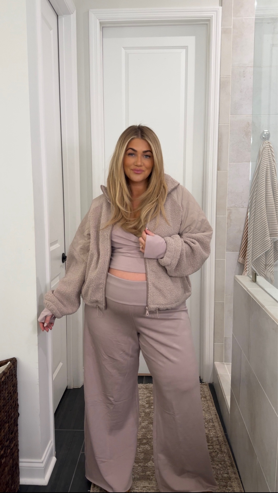 Aerie outfit💞 love this color!!!

Pants- xl
Jacket- large 
Top- xl need to size down 

#LTKMidsize #LTKTravel #LTKBump