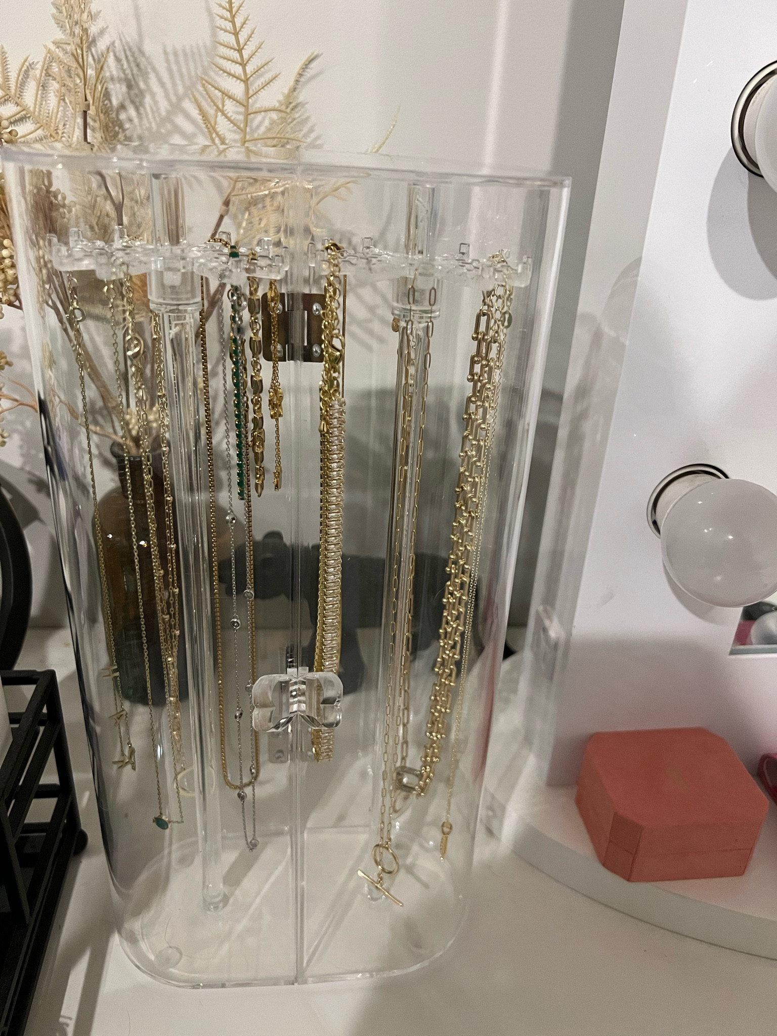 Necklace acrylic holder ✨

#LTKGiftGuide #LTKbeauty #LTKunder50