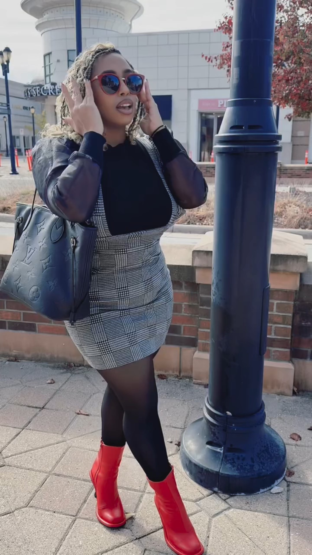 Luxury isn’t loud — it’s in the details. 🖤
Every frame tells a story, and these @shopaneahill sunglasses say “soft luxury meets bold confidence.” The kind of accessory that turns a simple fit into a statement.

#ad #shopltk #liketkit #AneaHill
I’ve linked these Anea Hill sunglasses in my LTK shop, so you can shop directly from the link in my bio 
or comment ANEAHILL and I’ll send you the link personally 🤍

@shop.ltk