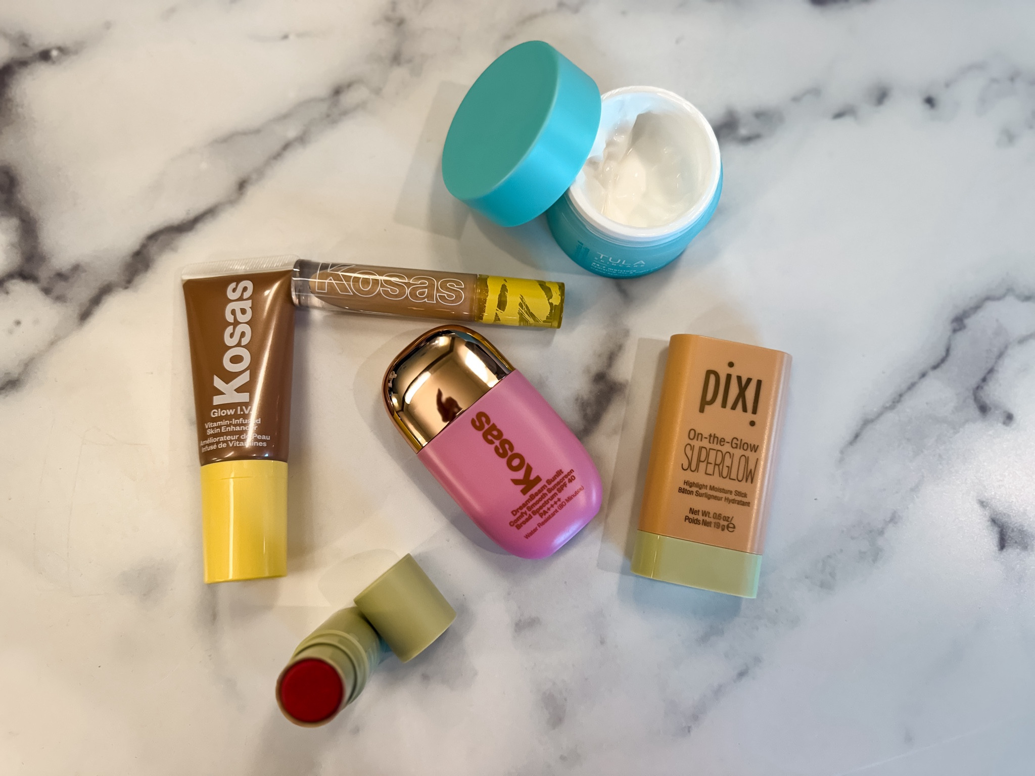 My fall make up and skin care routine with favorites from pixie. I literally love this highlighter and it’s so easy to apply. Kosas skin care is actually good for your skin and leaves you looking absolutely radiant. I love this concealer and it never gets chunky.
