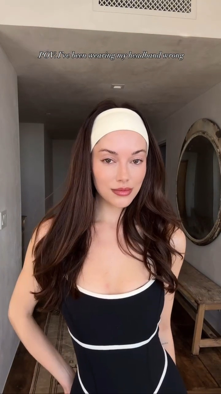 Sometimes my hair just gives me sensory overload and I need it out of my face. ✨Explaining✨ the headband trick that saved my hair from kinking and helped it look less “bumpy” around the headband. If you tuck your bangs flat underneath, it helps prevent your bangs from awkwardly spewing out the back/ sides of the headband in different directions. This is just a cleaner more uniform way to do it. Headband is from Skin by Ella