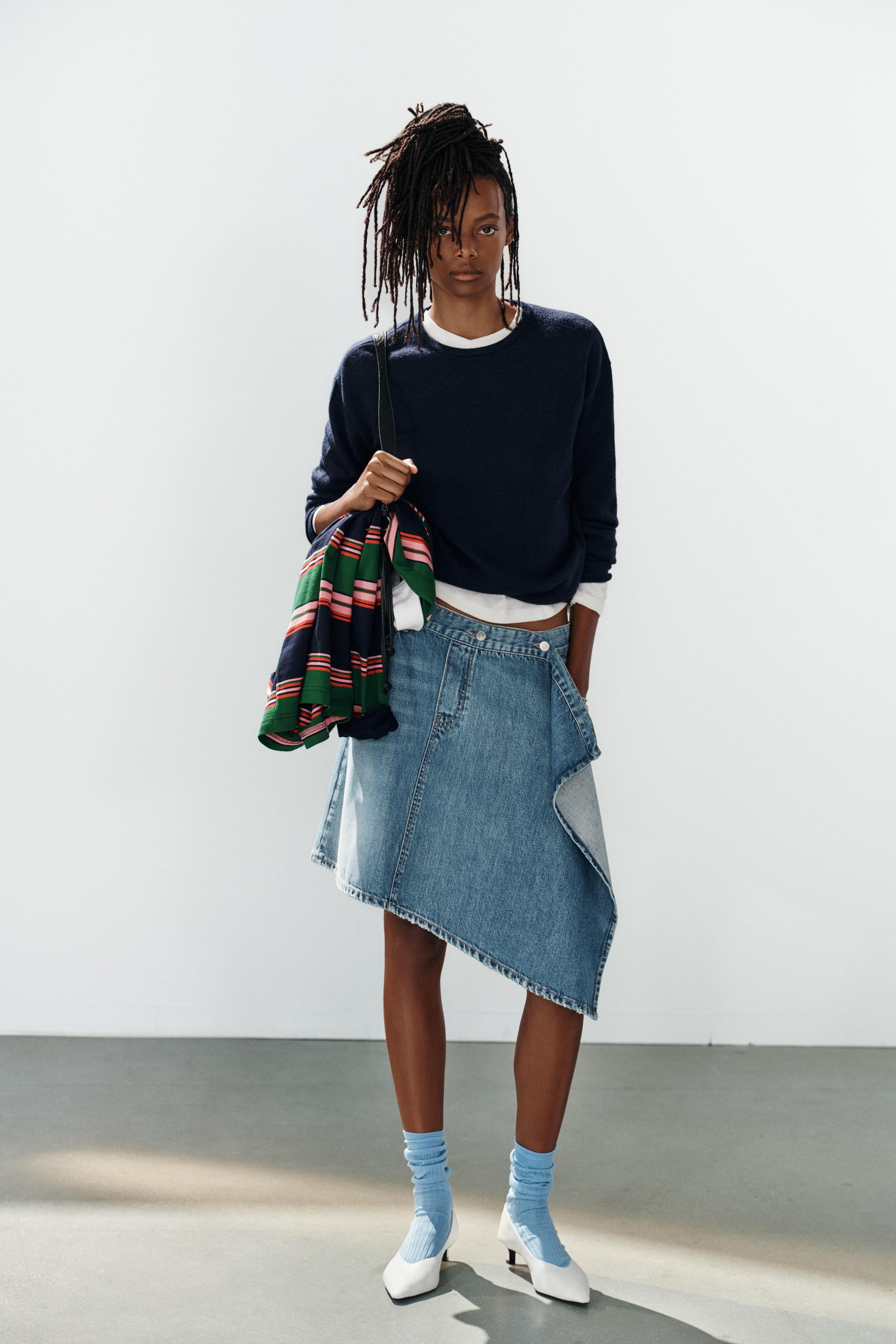 Jupe taille mi-haute avec passants et cinq poches. Bas asym\u00e9trique. Fermeture crois\u00e9e p... | Zara US
