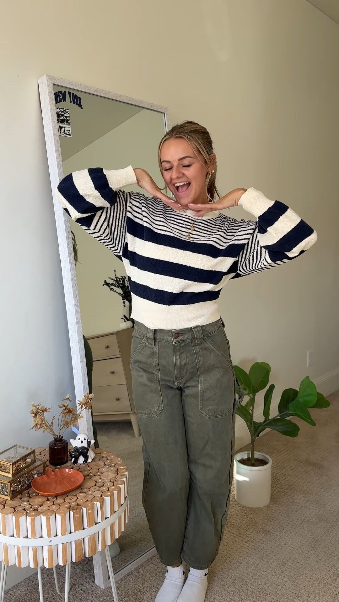 Striped sweaters >>>