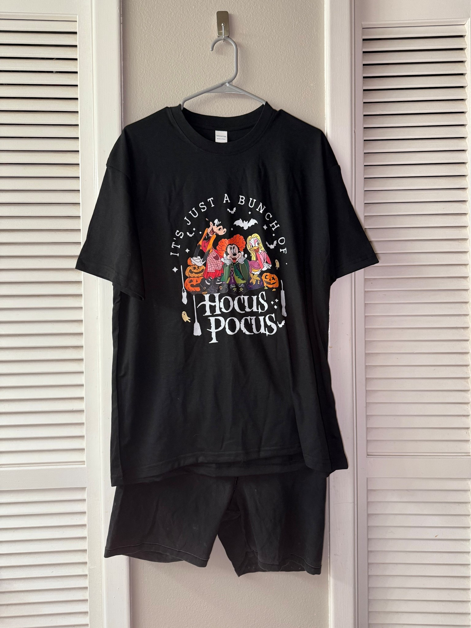 A little Disney Halloween magic 

#LTKMidsize #LTKU #LTKSeasonal