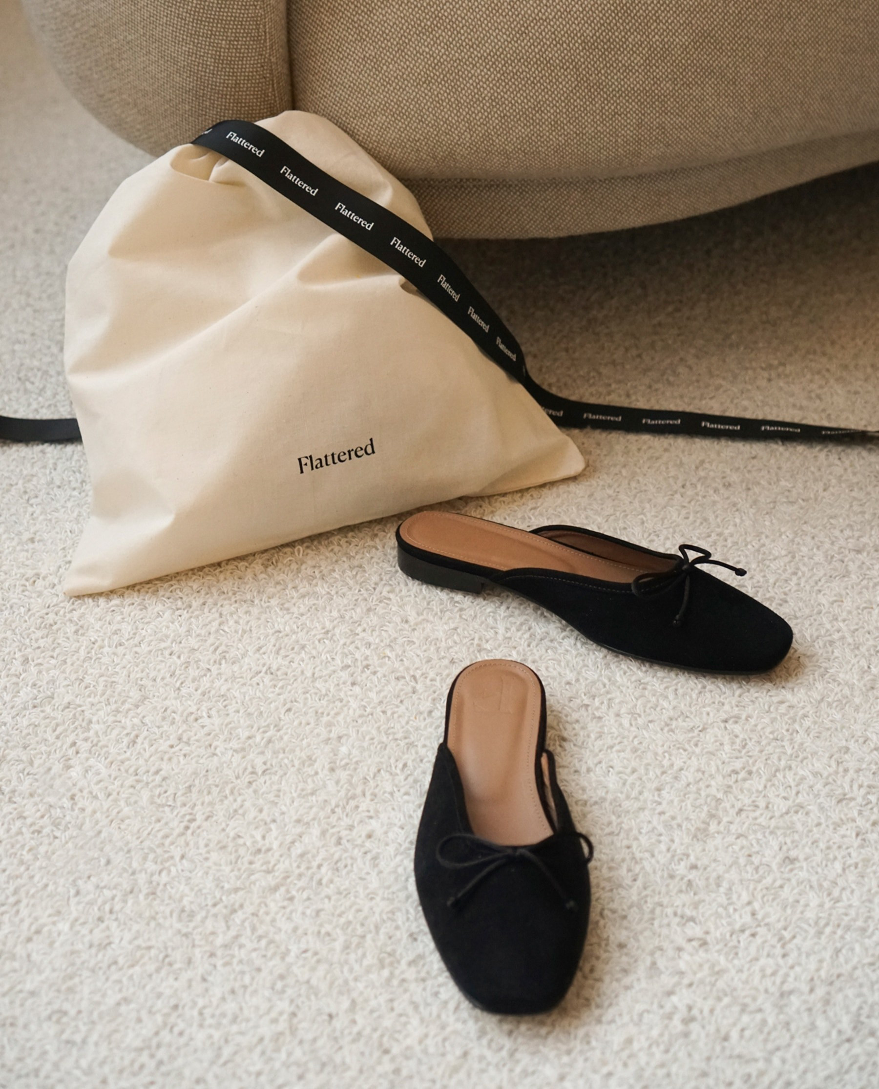 Malva Suede Black | Flattered