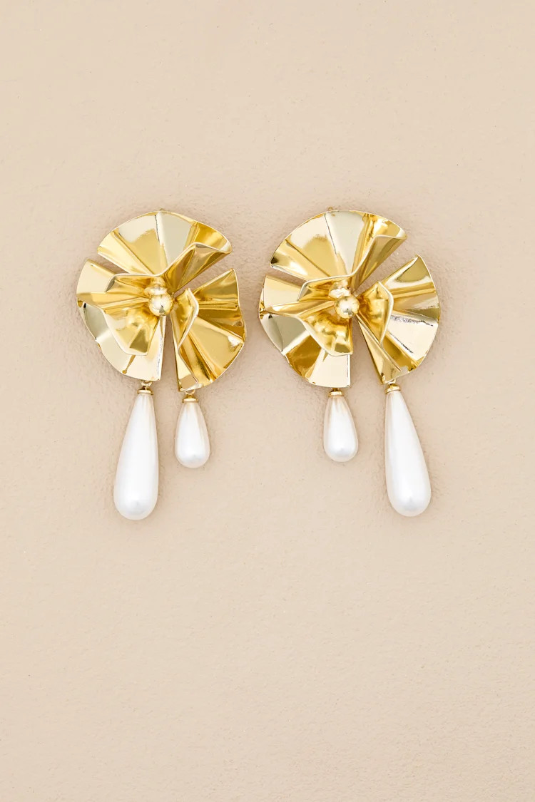 Ashtyn Gold Flower Pearl Statement Earrings | Lulus