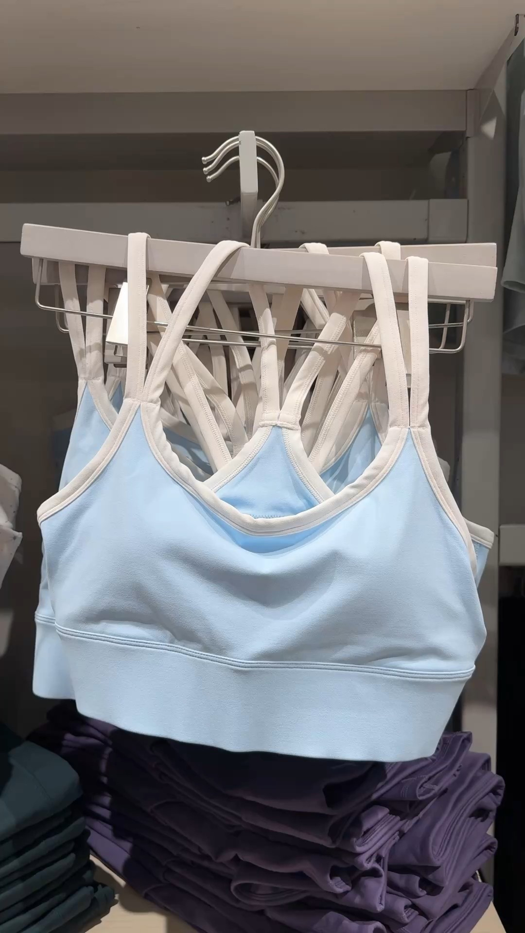 Current Fabletics favorites for comfy but put together days 🖤
Flattering activewear sets supportive leggings and easy layers you’ll actually wear or gift plus they’re having a 60% store wide sale right now so it’s the moment 💅🏽🛍️