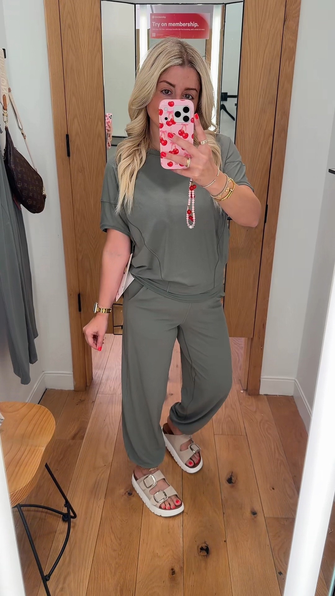 New @lululemon 
Xs top
Size 2 pants