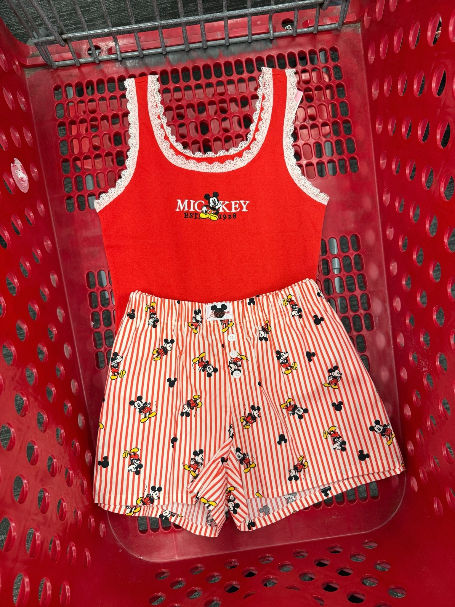 Matching sets

#LTKSeasonal #LTKootd #LTKgrwm