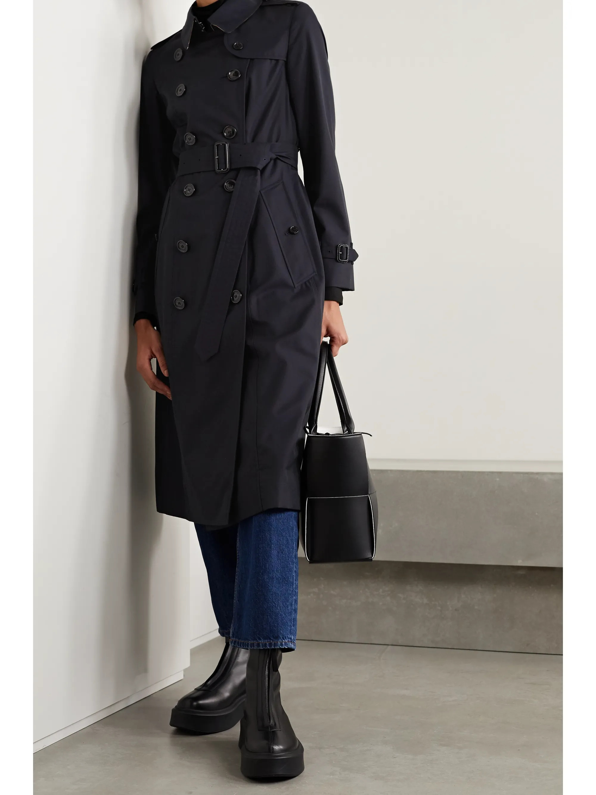 Midnight blue The Chelsea Long cotton-gabardine trench coat | Burberry | NET-A-PORTER | NET-A-PORTER (US)