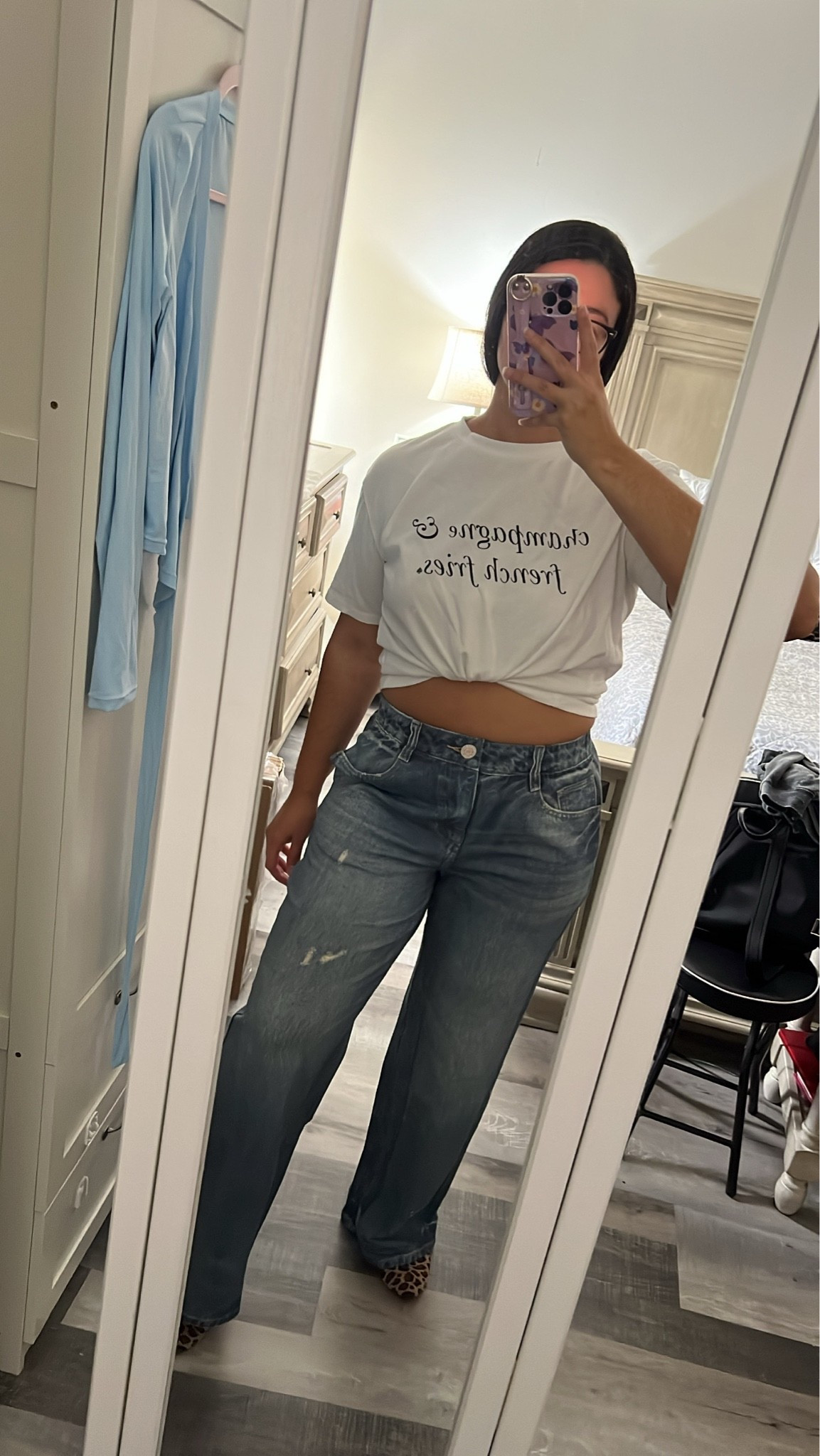 Got these halara sweatpant jeans and im obsessed! Its an elastic pant that looks like jeans! Super comfy and stretchy! Also has pockets. All the jean details are printed! Very similar to the rag & bone miramar joggers!!

Im wearing size M!!

#LTKMidsize #LTKSaleAlert