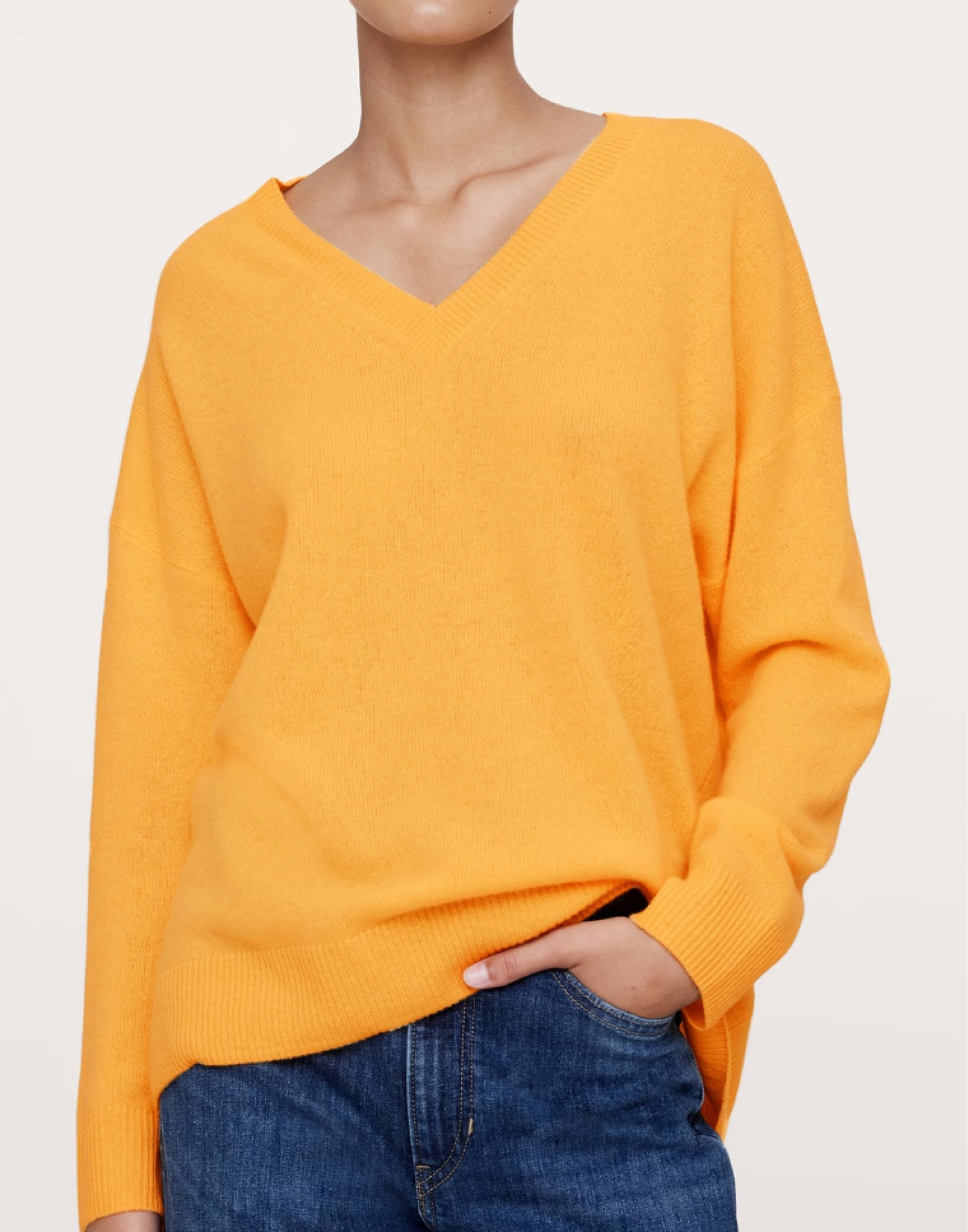 Caro lightweight cashmere vneck sweater in ‘super bloom’ from banana republic 
Saffron 
House of colour / Autumn

#LTKWorkwear #LTKTravel #LTKStyleTip
