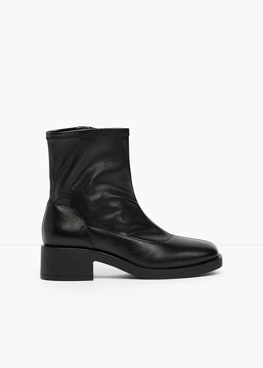 Boots mit flexiblem Schaft | Bonprix DE