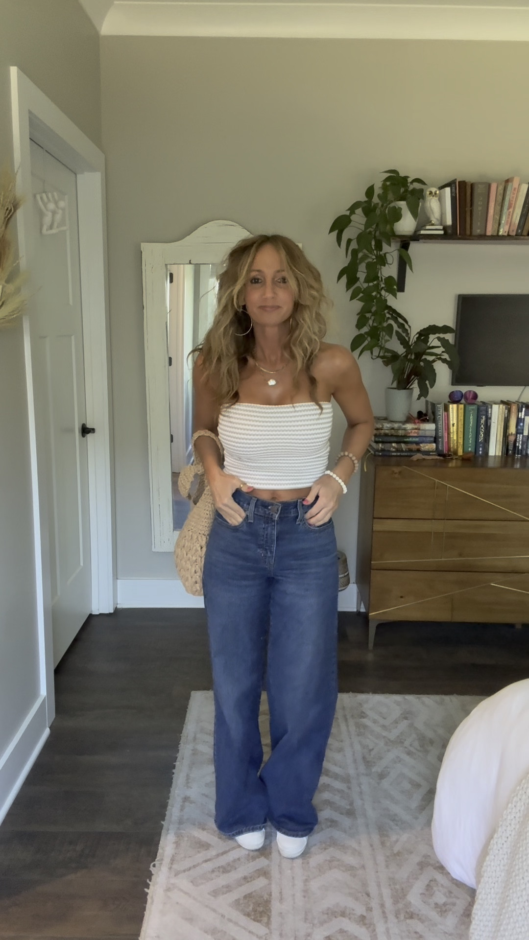 I’m pretty sure I owned this exact outfit 25 years ago… 

5’3 | 125ish pounds

Tube Top (XS) : $17
Jeans (27) : $60
Shoes: $53



#LTKOver40 #LTKSeasonal #LTKootd
