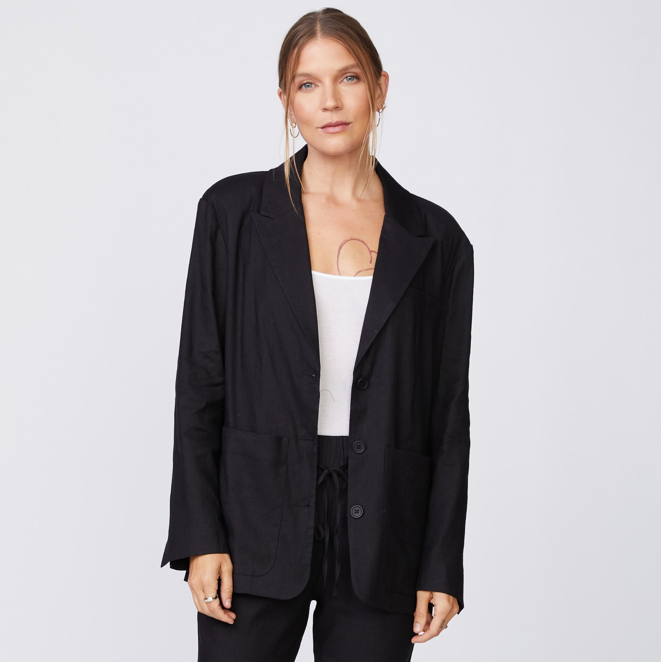 MONROW Women's Oversized Blazer in Black, Size Medium | Monrow