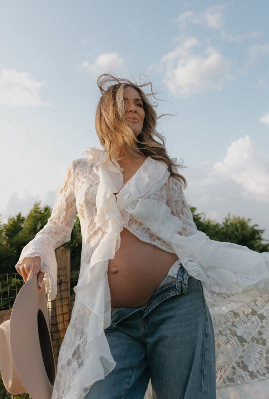 Maternity photos outfit 🕊️ lace duster + tecovas hat

#LTKmomlife #LTKBaby #LTKBump