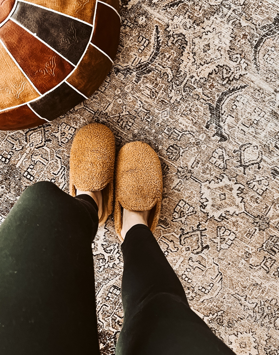 My living room is on sale today for Amazon prime days!

This rug has been the perfect neutral rug in my living room with earthy tones AND it’s held up well to years of Opie’s zoomies! 

Also pictured: my favorite cozy slippers!

Amazon home
Amazon rug
Loloi rug
Aerie leggings
Moroccan floor pouf
Moroccan leather ottoman
Women’s slippers


#LTKHome #LTKSaleAlert #LTKxPrimeDay
