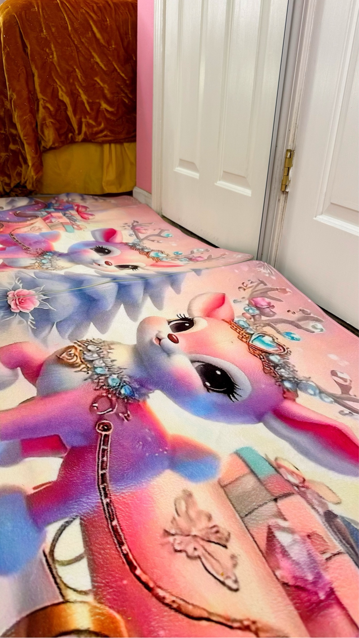 I loveeeee this pink reindeer rug that I got on Temu 😍🦌💖✨ it looks so good with my Christmas decorations, and it comes in a few different sizes 🎄. 

I got it in the 20 X 17 size. Just a note though, I would not put it in a high traffic area due to the fabric.

#LTKHoliday #LTKSeasonal #LTKHome