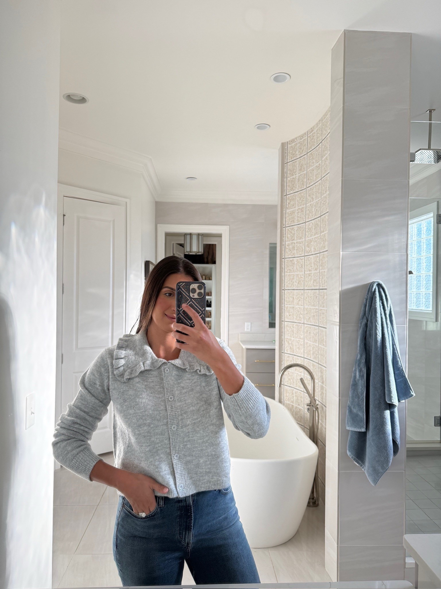 @Anthropologie loveee this cardigan

TTS: M almost OOS but linked a few similar cardigans !!

Anthro, Anthro cardigan, Anthro ruffle cardigan, cardigan, unique cardigans, ruffle, Grace white 

#LTKootd #LTKgrwm #LTKSeasonal