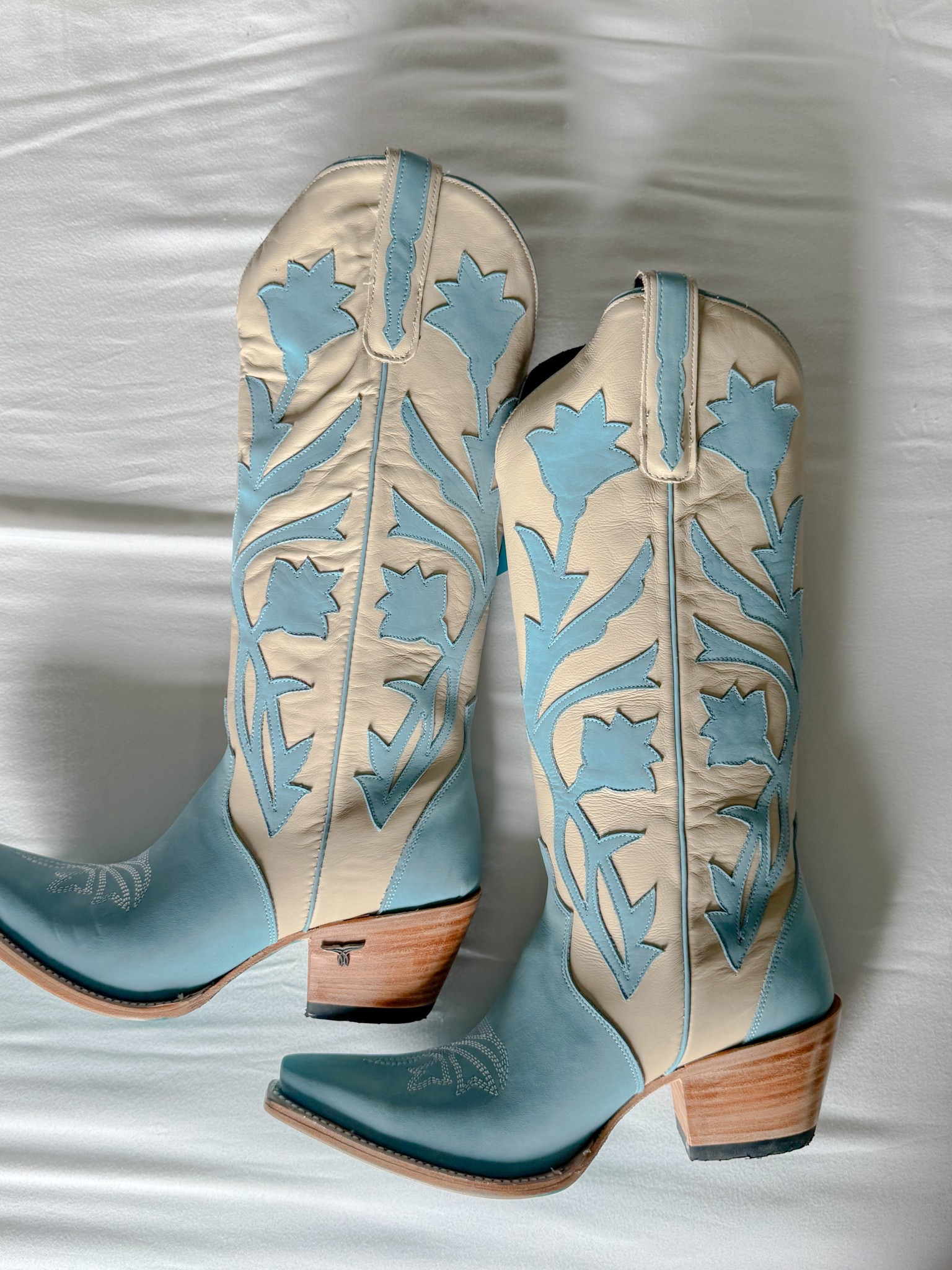 code KIRA for boots 
run true to size :)

#LTKSeasonal #LTKStyleTip #LTKShoeCrush