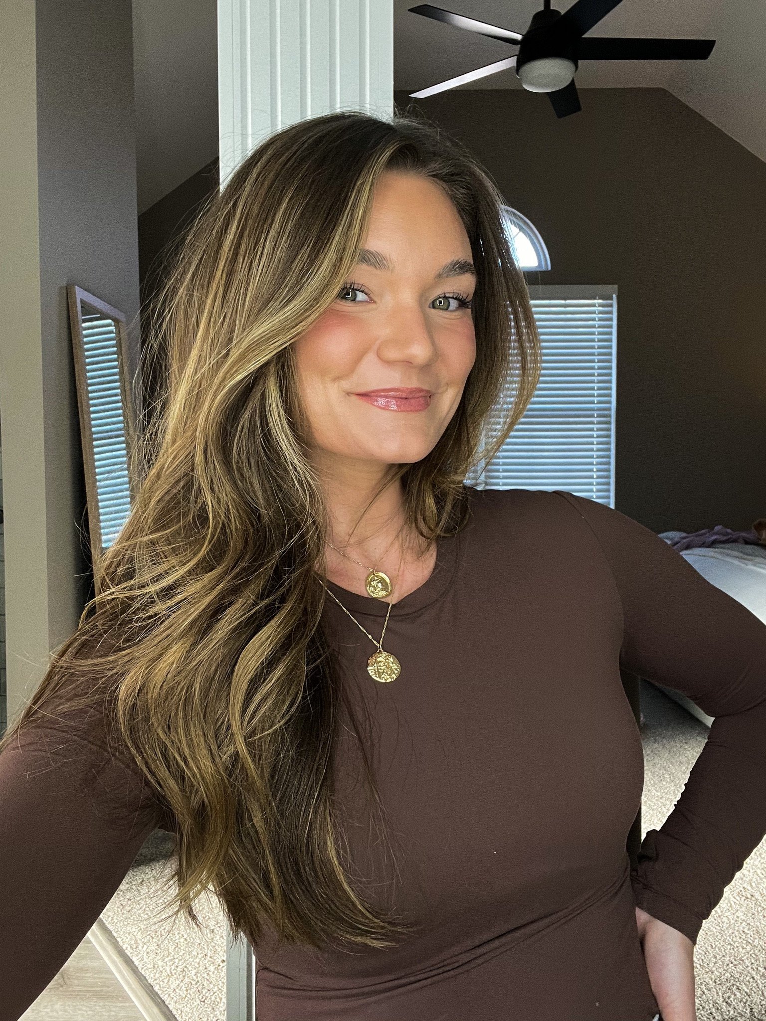 • flawless filter in 4.5
• dibs stick in shade 2
• concealer in coconut flakes
• setting powder in pound cake
• dibs liner in on the rose
• juicy lip in rose
• gloss in shade 2