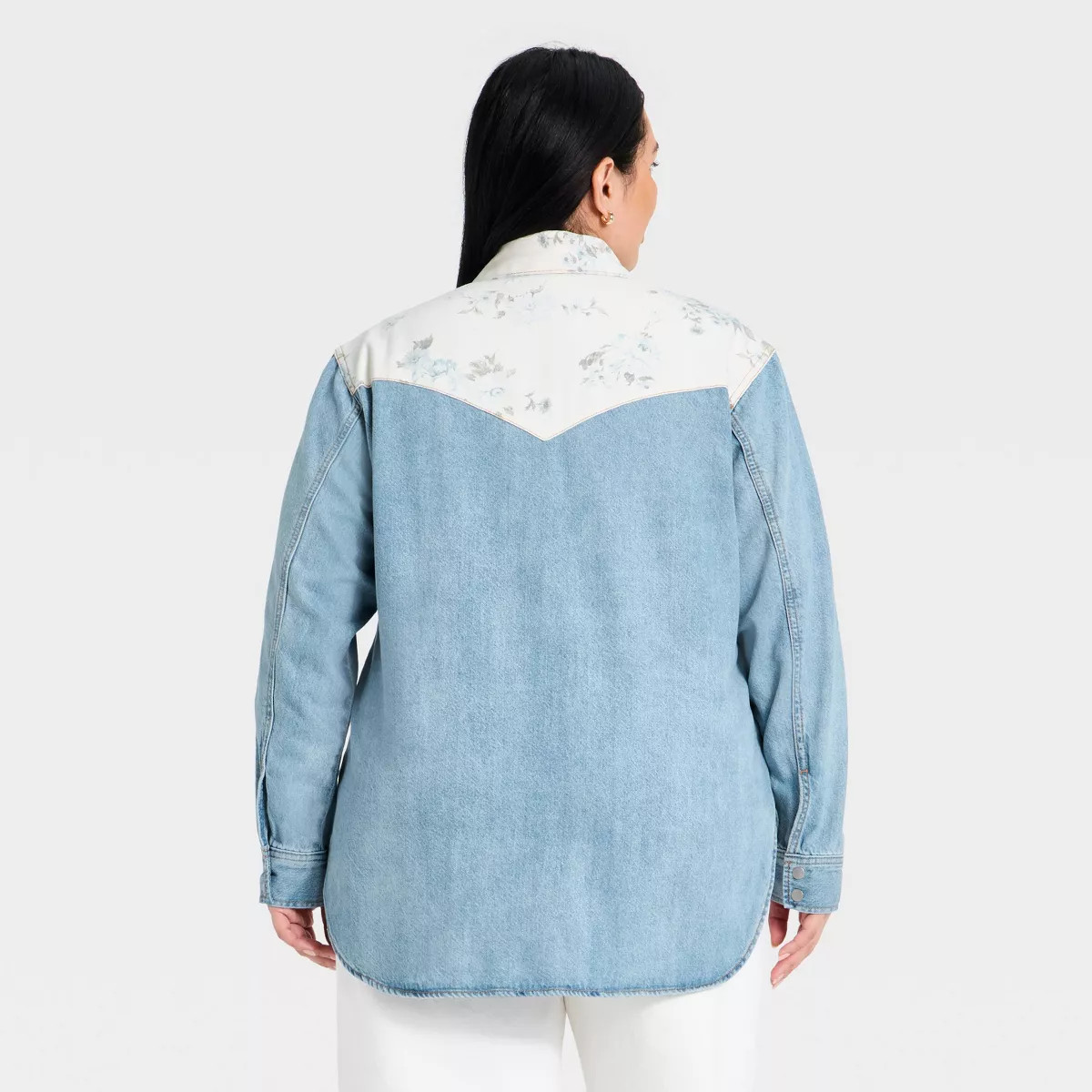 Women's Relaxed Western Craft Button-Down Denim Shirt - Universal Thread™ Light Wash XXL | Target
