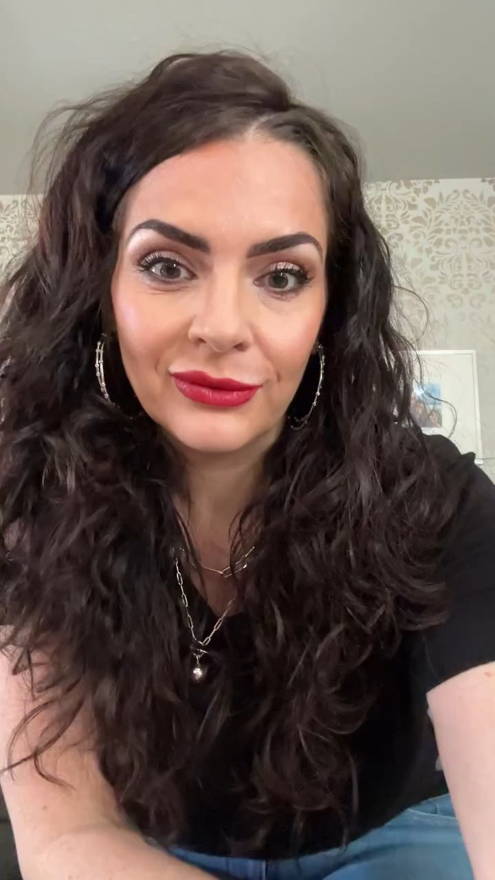 In case your mom didn’t tell you….

You don’t have to have dry, gross feet…ever! Here is how the girls in the know take care of their tootsies. 

#dryfeet #browsutah #beautytips