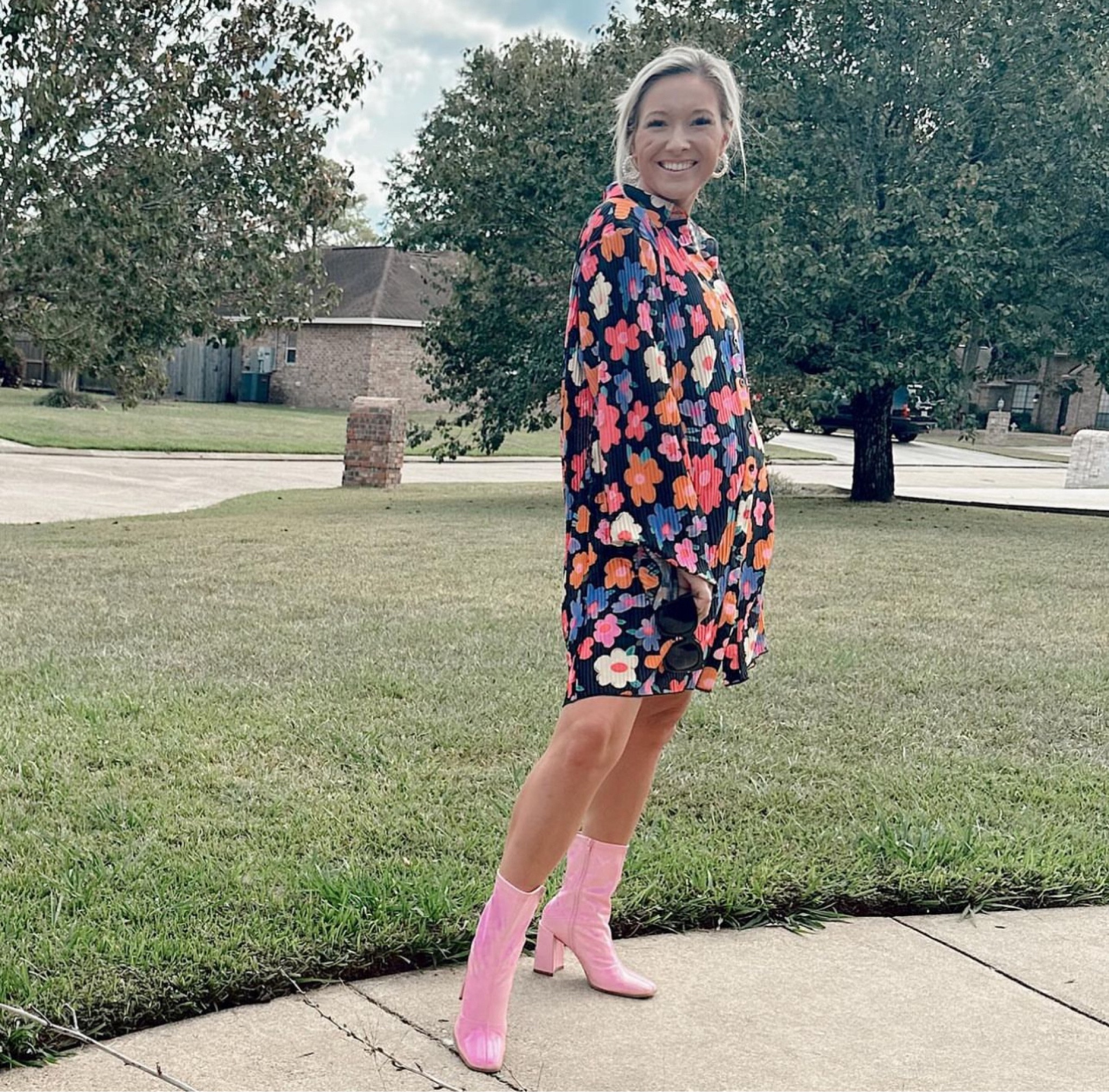 Another full week ahead of us but thankfully everyone is starting to feel semi better! That meant I got to dress up and look like a normal human for a day. Rocking the sweats and tee for the last few days thanks to a whole sick family. 

Enjoying the last few days of cooler weather here in Texas too!! 

Floral
Lounge set
Pink
Boots
Women’s shoes
Fall style
Fall shoes
Women’s fall outfit 

#LTKstyletip #LTKfindsunder100 #LTKSeasonal