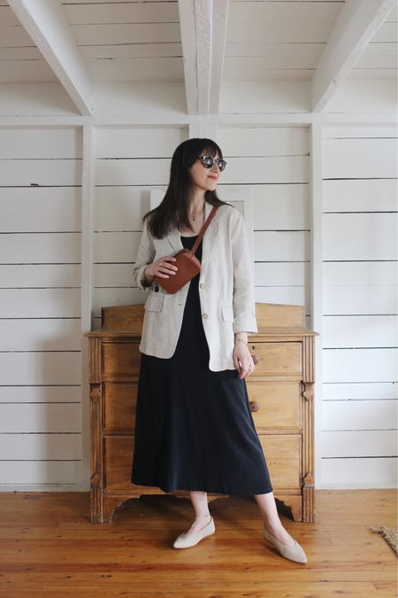 A simple spring look featuring these comfy sleek flats. I love a slip dress and an oversized blazer. 

Use STYLEBEE20 for 20 % Off this blazer (direct link on the blog)

Use LEE10 for 10% Off these flats. Fit is true to size and flexible for different widths. 

Use LEE15 for 15% Off this Ela Micro Belt Bag (vegan and Canadian! Direct link on the blog). 



#LTKSeasonal