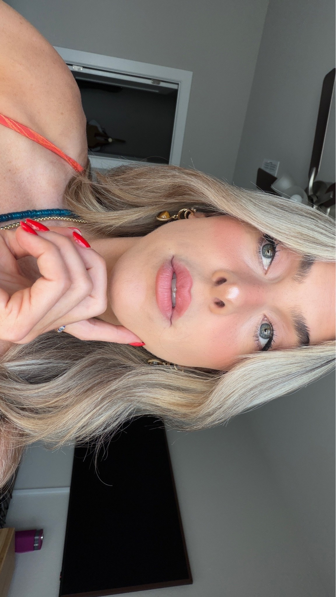 shape tape concealer: light medium sand
under eye corrector: the lightest one (i think it’s called peach!)
tubing eyeliner: brown
tubing mascara: black

#LTKselfcare #LTKdayinmylife #LTKgrwm