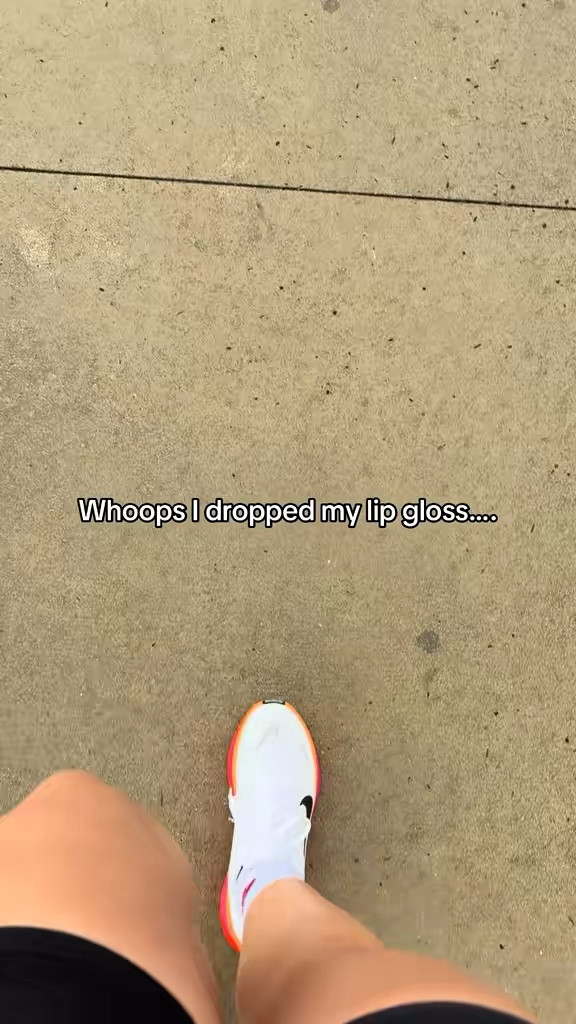 Nike vomero plus 😮‍💨

#LTKdayinmylife #LTKootd #LTKfitnessgoals