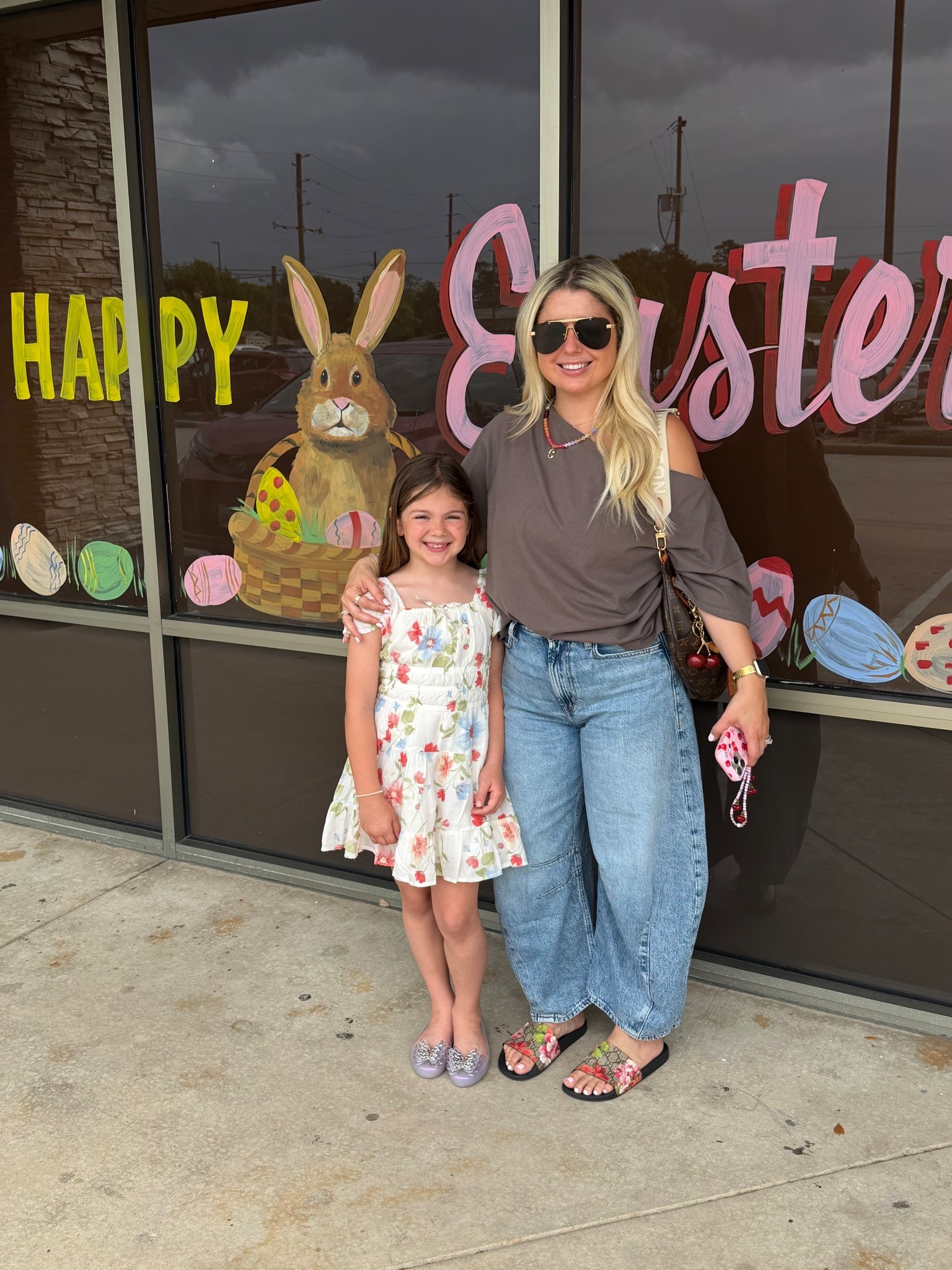 Spring outfit
Off the shoulder top small
Barrel jeans 27 short
Slides tts


#LTKootd