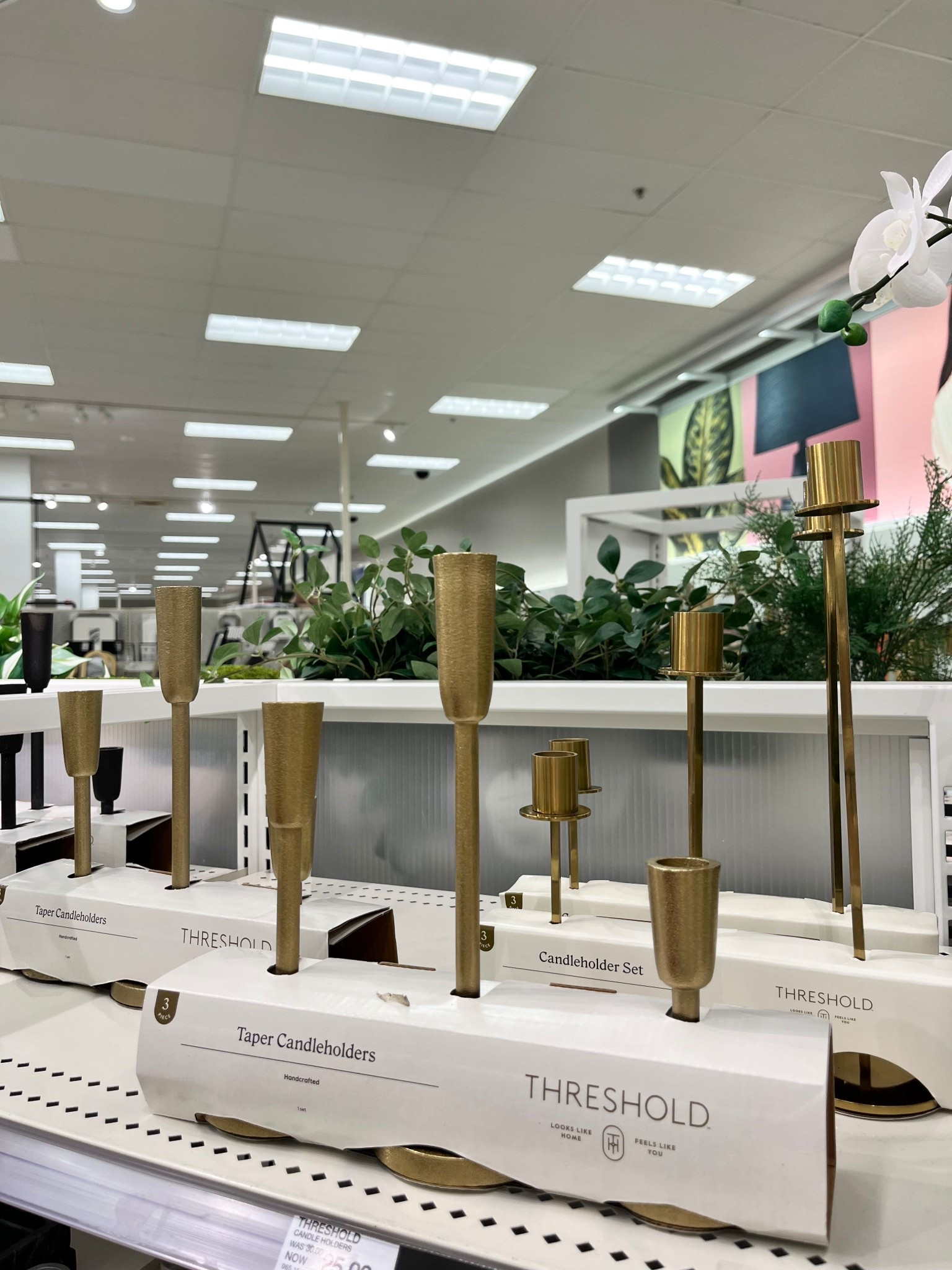 @Target  home new arrival!

Affordable home decor | elevated home decor | elegant home decor | neutral home decor | white home decor | aesthetic home | home finds under $50 | apartment decor | affordable apartment finds | apartment finds | look for less home finds | gold home accents | candle holder | shelf styling | shelf decor | living room decor | dining room decor | bedroom decor | Nancy meyers 

#LTKOver40 #LTKHome #LTKSaleAlert