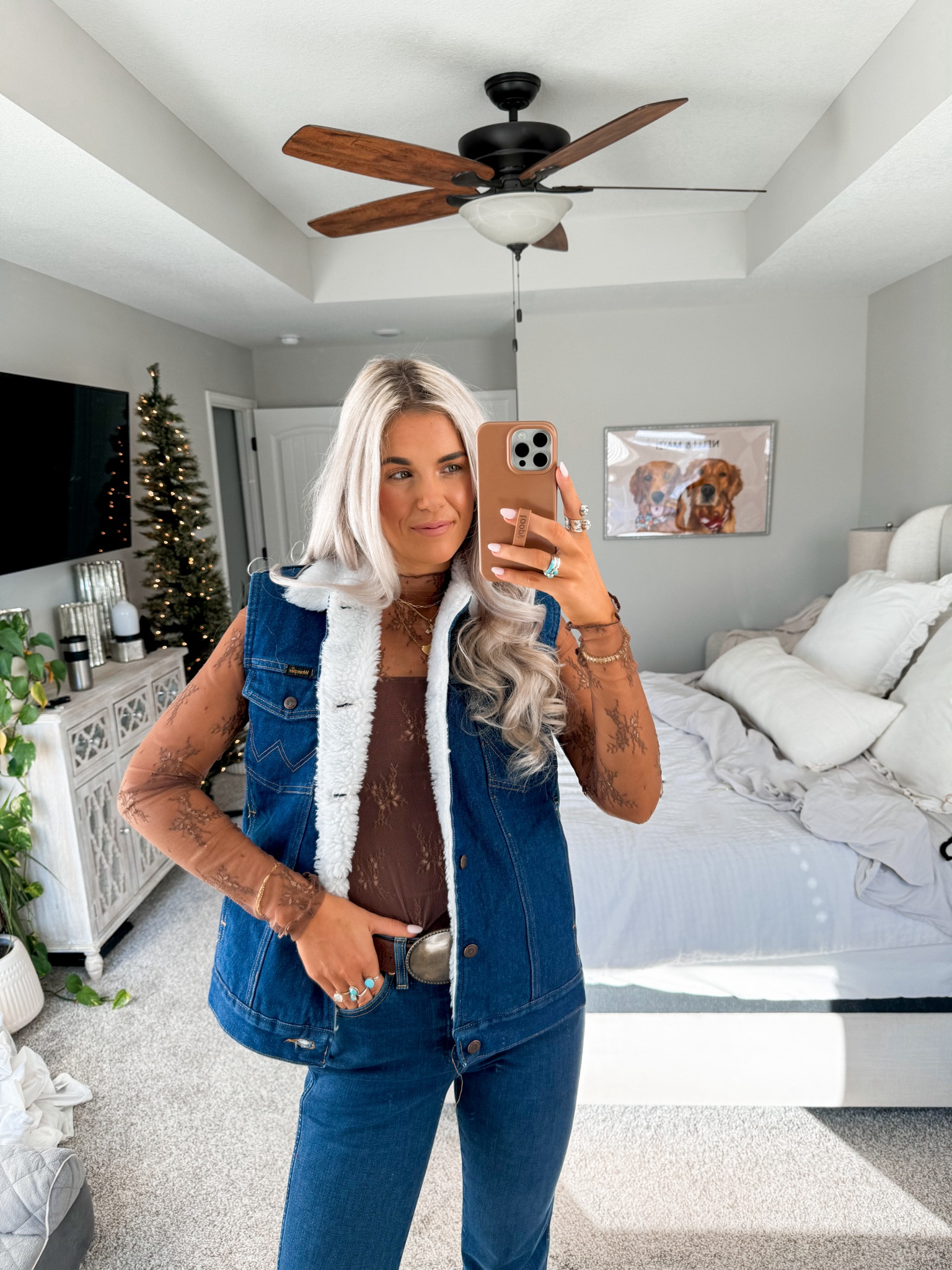 the warmest vest (from the men’s section hehe) would make a great gift for your mans! i’m in a small. i linked a few other denim faves too 💓

#LTKHoliday #LTKSeasonal #LTKGiftGuide