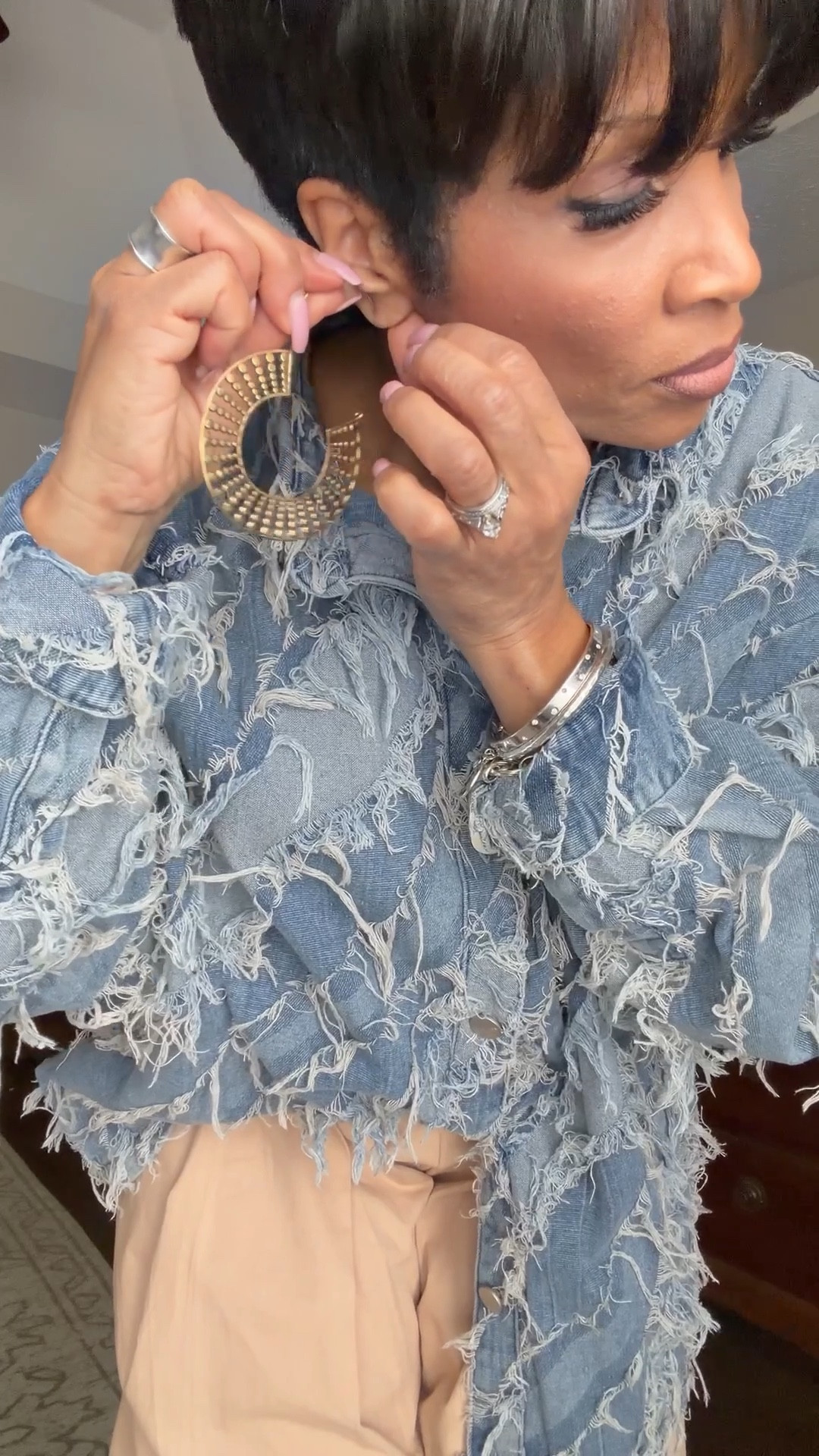 Make a statement ✨

I added a few finds from @Etsy below 👇 