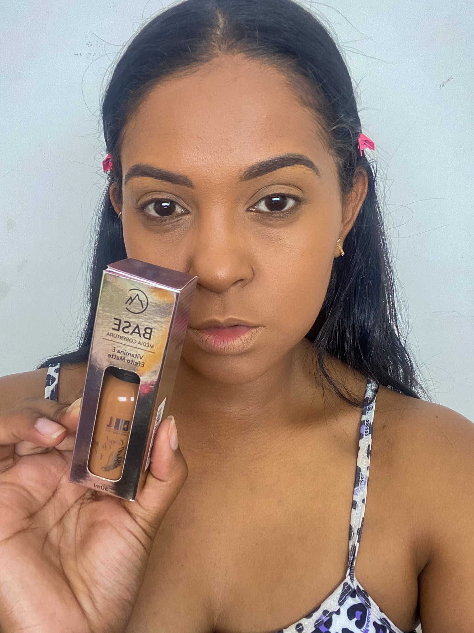 A Base de média cobertura CHILL contém acabamento matte, Oil Free e é resistente a água, possui textura macia, toque aveludado e acabamento natural, garantindo uma make leve e fantástica. Com longa duração na pele, ela foi elaborada com ácido hialurônico, Vitamina E e é vegana. Indicada para todos os tipos de pele.  #MesDasMaesLTK

#LTKhome #LTKbeauty #LTKbrasil